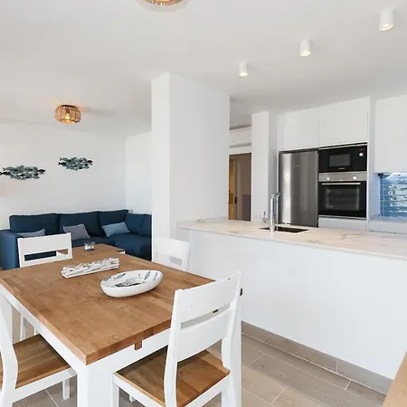 Uhc Dms Family Apartment